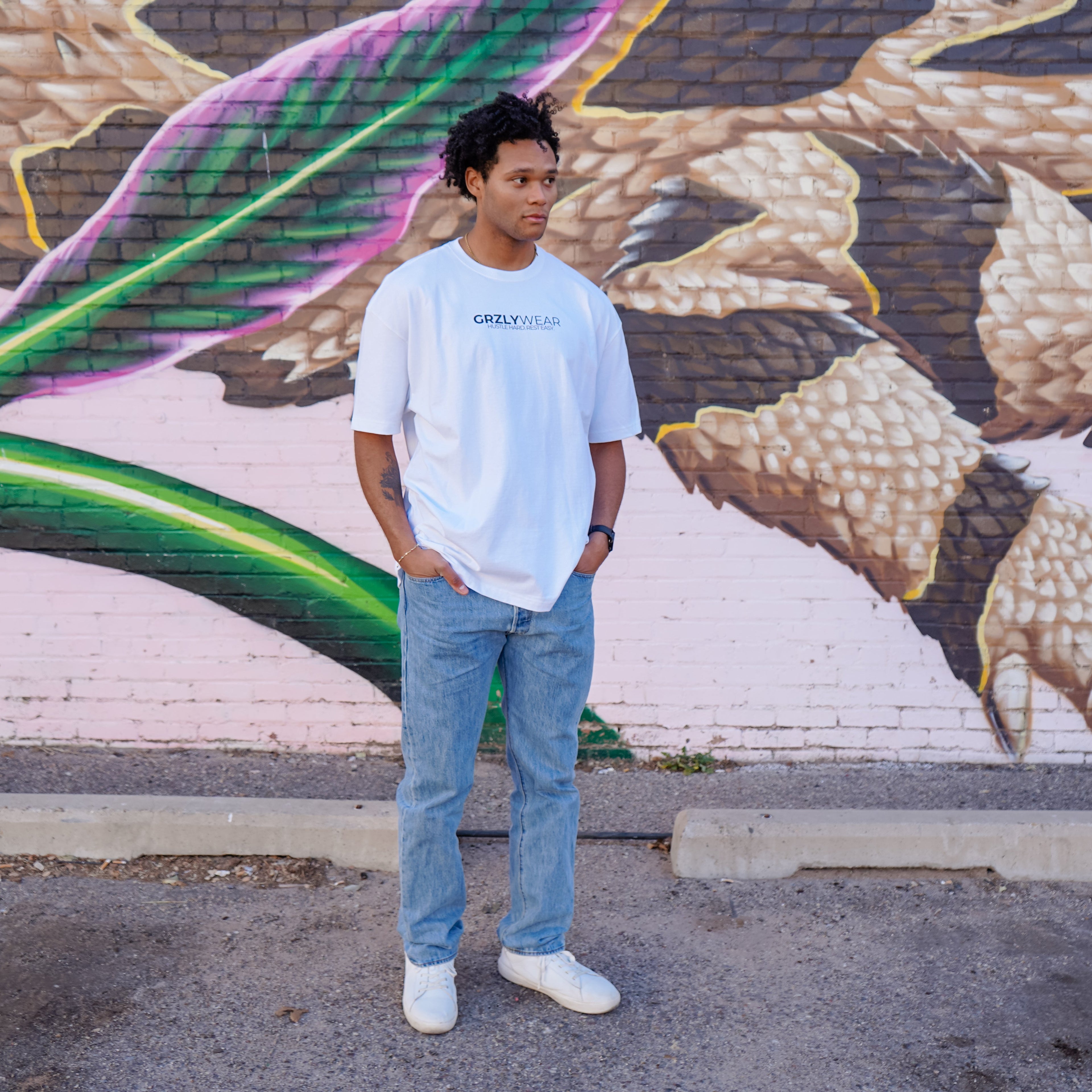 GRZLYWEAR ESSENTIAL PREMIUM TEE - Black Logo