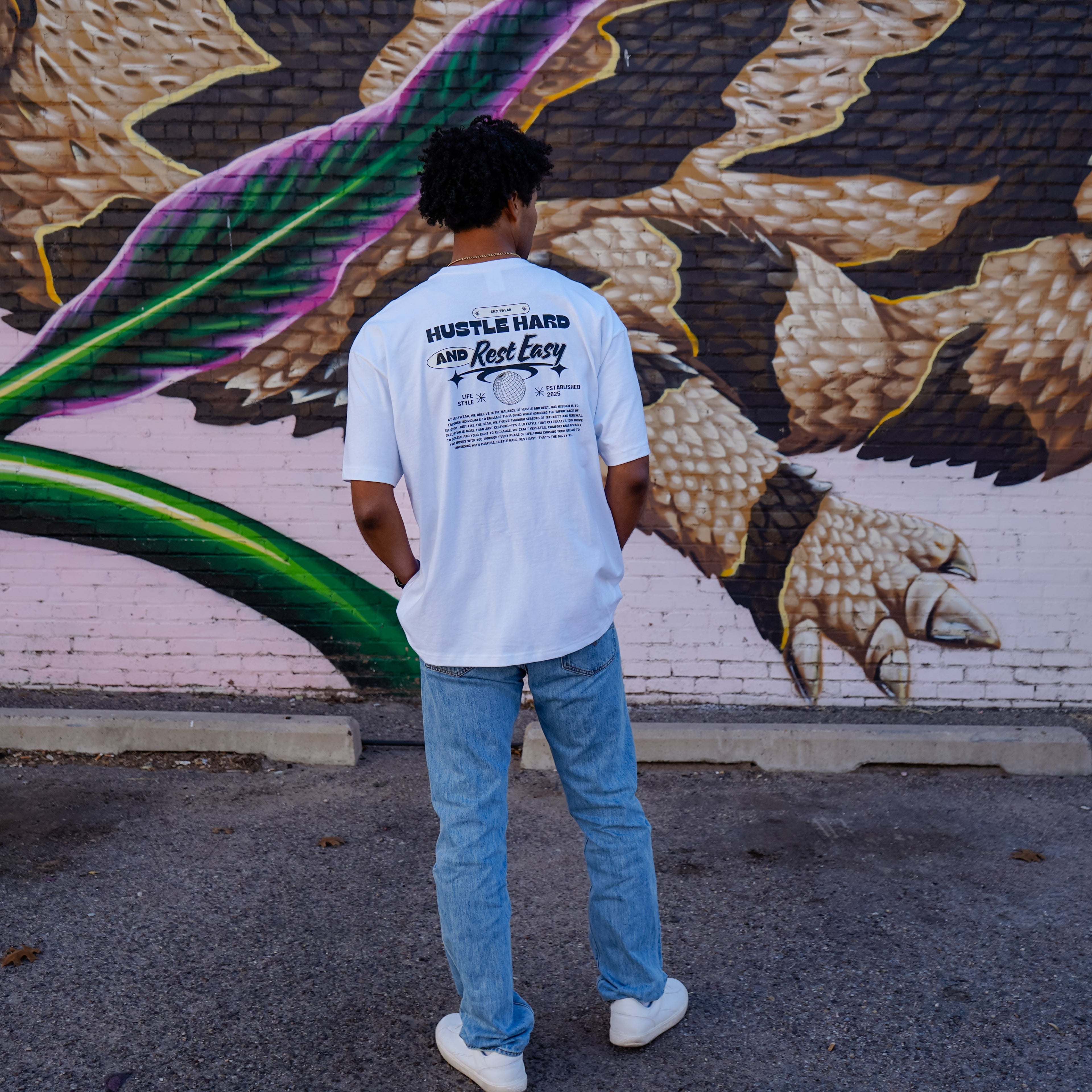 GRZLYWEAR ESSENTIAL PREMIUM TEE - Black Logo