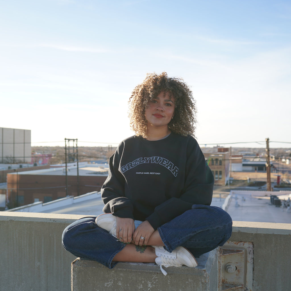 GRZLYWEAR ARCH CREWNECK IN BLACK