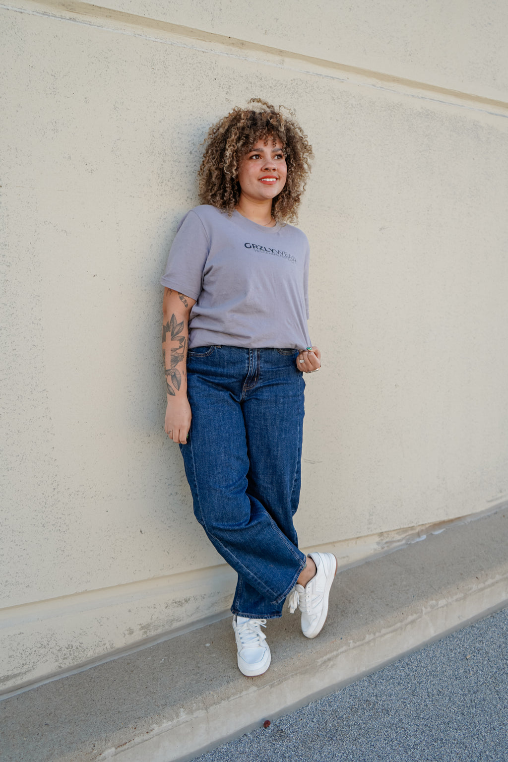 GRZLYWEAR CLASSIC TEE - Black Logo